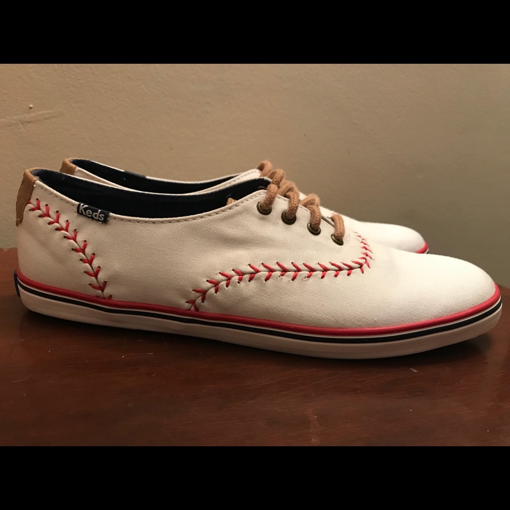 Keds 8.5 baseball style, Pennant off white
